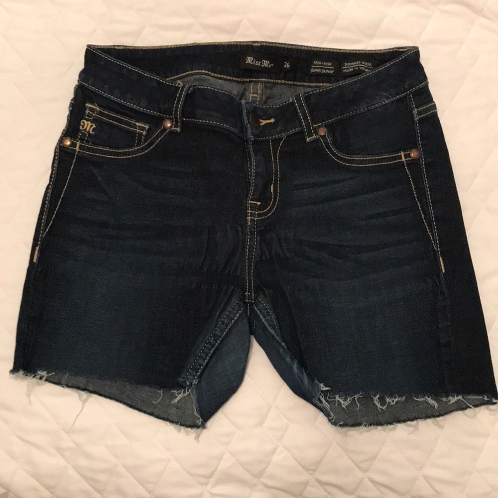 Miss Me denim jean shorts size 26